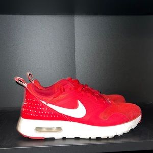 RED NIKE AIR